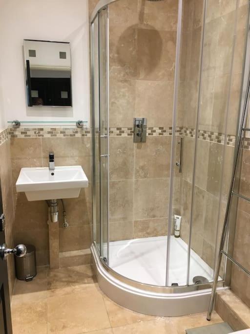 Princes Villa - Large Fully Self Contained Flat, 5 Minutes From The Sea Hastings Buitenkant foto
